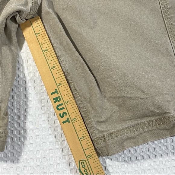 prAna Organic Cotton Khaki Cargo Outdoor Hiking Camping Shorts Women Sz 30W X 9L - Picture 6 of 16